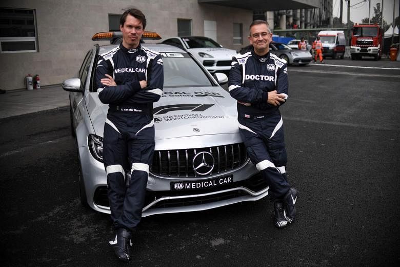 Featured Post Image - Formula Satu: Saya bukan pahlawan, kata petugas medis yang membantu menyelamatkan Grosjean