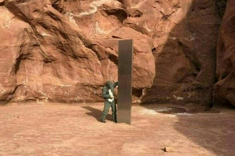 Featured Post Image - Penduduk bumi, tampaknya, bukan alien, menghapus monolit Utah