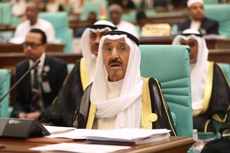Featured Post Image - Emir Kuwait yang menua di rumah sakit, putra mahkota mengambil alih beberapa tugas