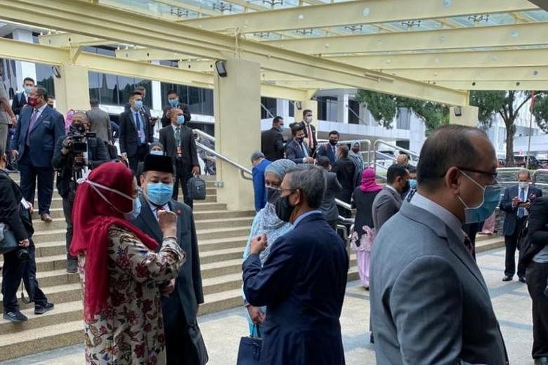 Featured Post Image - Parlemen Malaysia dievakuasi karena alat penyiram air yang rusak